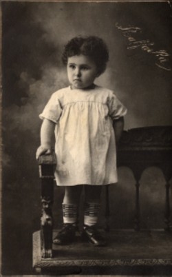 Raffaella Disegni (Lella) Verona 1911 (manoscritta a inchiostro)